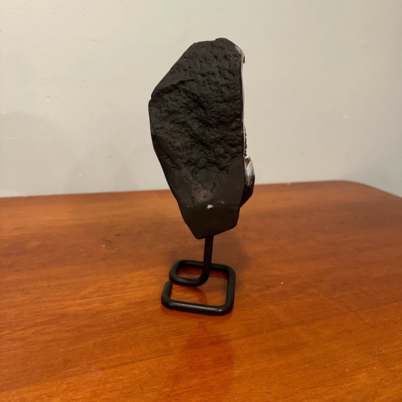 Amethyst geode 4.5 pounds with stand - Picture 5 of 11